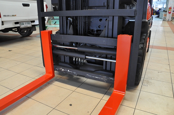 ขายรถโฟล์คลิฟท์มือสอง TOYOTA รุ่น 6FG15 ราคา 195,000 บาท นำเข้าจากประเทศญี่ปุ่น 100\% ไม่เคยใช้งานในไทย ขายรถโฟล์คลิฟท์มือสอง TOYOTA รุ่น 6FG15 ราคา 195,000 บาท นำเข้าจากประเทศญี่ปุ่น 100\% ไม่เคยใช้งานในไทย