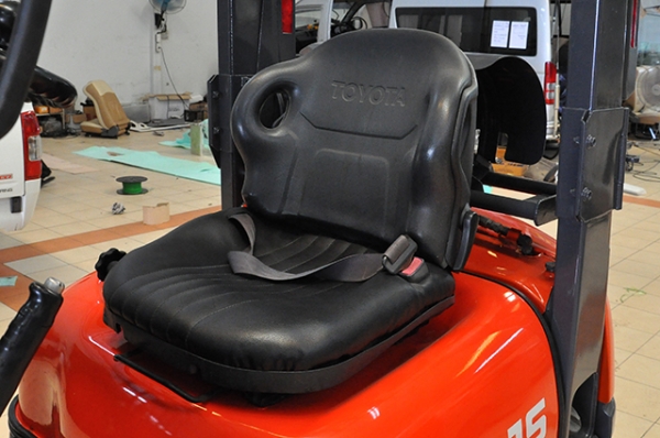 ขายรถโฟล์คลิฟท์มือสอง TOYOTA รุ่น 6FG15 ราคา 195,000 บาท นำเข้าจากประเทศญี่ปุ่น 100\% ไม่เคยใช้งานในไทย ขายรถโฟล์คลิฟท์มือสอง TOYOTA รุ่น 6FG15 ราคา 195,000 บาท นำเข้าจากประเทศญี่ปุ่น 100\% ไม่เคยใช้งานในไทย