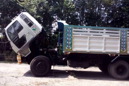 ขายรถบรรทุกสิบล้อดัมพ์ Hino sumo 227 หัวสิงไฮเทค วางเครื่อง EM100-220 แรง 2 เพลา ลงเล่มแล้ว ทะเบียนพร้อม ขายรถบรรทุกสิบล้อดัมพ์ Hino sumo 227 หัวสิงไฮเทค วางเครื่อง EM100-220 แรง 2 เพลา ลงเล่มแล้ว ทะเบียนพร้อม