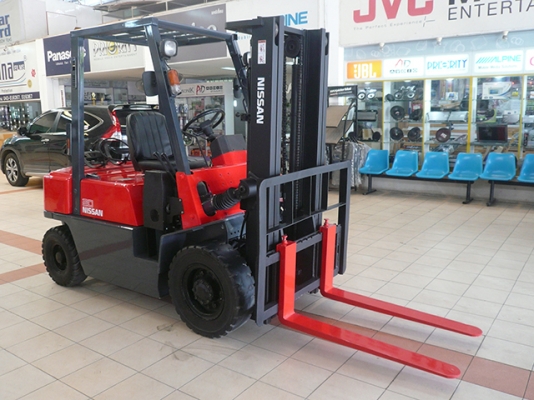 ขายรถโฟล์คลิฟท์มือสอง NISSAN รุ่น PJ02 ราคา 175,000 บาทนำเข้าจากประเทศญี่ปุ่น 100\% ไม่เคยใช้งานในประเทศไทย