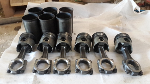 ขาย ลูกสูบ-ปลอกสูบ-ก้านสูบ-ชาร์ป เครื่อง hino m10u ใส่เครื่อง m10c สวยๆซื้อเชียงกงมาไม่ได้ใช้