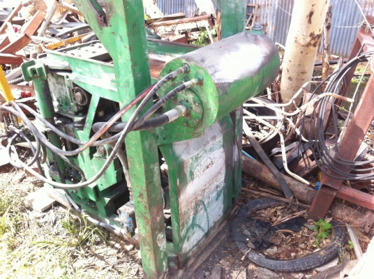 ขาย เครื่องอัดอิฐบล็อก4ก้อน ระบบไฮดรอลิค มือสอง ครบชุด