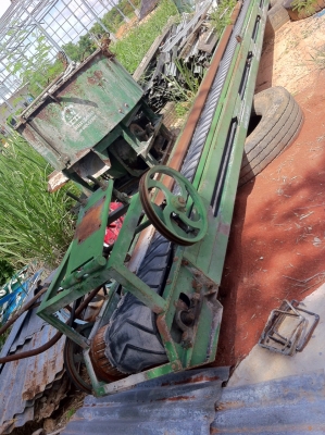 ขาย เครื่องอัดอิฐบล็อก4ก้อน ระบบไฮดรอลิค มือสอง ครบชุด