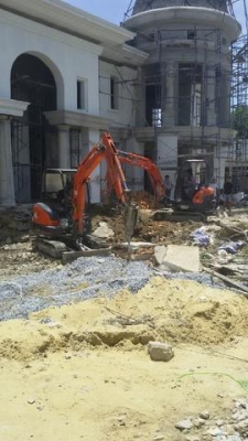 ณัฐสิทธิ์ บริการ เช่ารถแบคโฮ รถขุดดินและรถหกล้อดั้ม รับทั้งแบบรายวันและรายเดือน ราคาถูกต่อรองกันได้