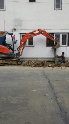 ณัฐสิทธิ์ บริการ เช่ารถแบคโฮ รถขุดดินและรถหกล้อดั้ม รับทั้งแบบรายวันและรายเดือน ราคาถูกต่อรองกันได้