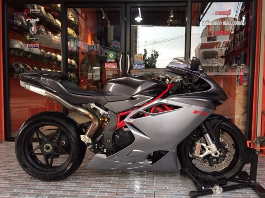ขาย MV AGUSTA F4 ปี 2010 6 speed สวยเดิมครับ ระบบเครื่อง ระบบไฟสมบูรณ์ทุกจุด ราคา 549,000 บาท อินวอยท์ สรรพสามิต