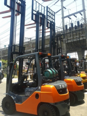 ขายรถยกฟอล์คลิฟต์รุ่นใหม่ล่าสุดขนาด 2 ตัน TOYOTA-8FG20 ระบบเกียร์ AUTO ราคาพิเศษ 220,000 บาท