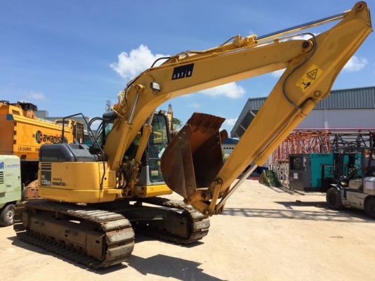 ถึงไทยแล้วครับ PC138US-2E1-6825-YR2006-5772 ชม. จากญี่ปุ่น ขายไม่แพงครับ