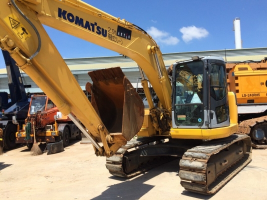 ถึงไทยแล้วครับ PC138US-2E1-6825-YR2006-5772 ชม. จากญี่ปุ่น ขายไม่แพงครับ