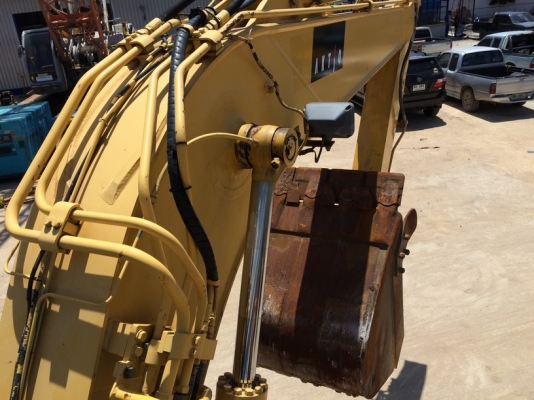 ถึงไทยแล้วครับ PC138US-2E1-6825-YR2006-5772 ชม. จากญี่ปุ่น ขายไม่แพงครับ