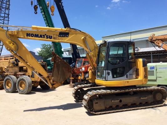 ถึงไทยแล้วครับ PC138US-2E1-6825-YR2006-5772 ชม. จากญี่ปุ่น ขายไม่แพงครับ