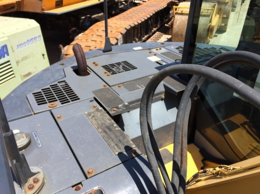 ถึงไทยแล้วครับ PC138US-2E1-6825-YR2006-5772 ชม. จากญี่ปุ่น ขายไม่แพงครับ