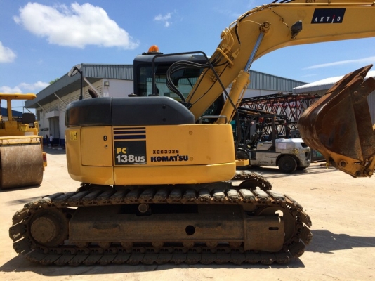 ถึงไทยแล้วครับ PC138US-2E1-6825-YR2006-5772 ชม. จากญี่ปุ่น ขายไม่แพงครับ