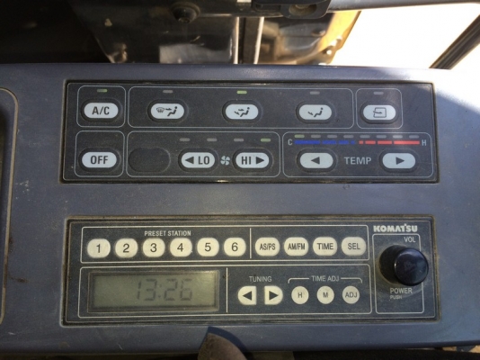 ถึงไทยแล้วครับ PC138US-2E1-6825-YR2006-5772 ชม. จากญี่ปุ่น ขายไม่แพงครับ