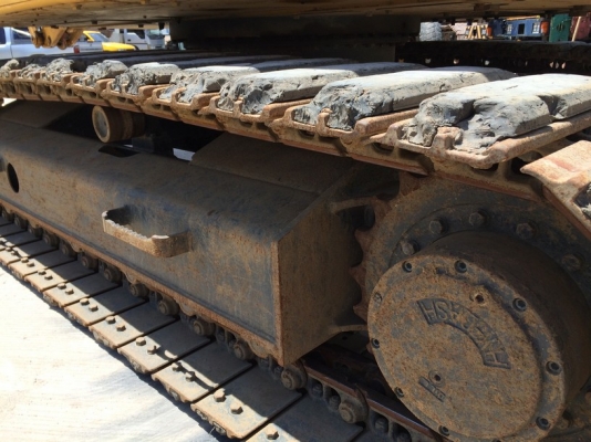 ถึงไทยแล้วครับ PC138US-2E1-6825-YR2006-5772 ชม. จากญี่ปุ่น ขายไม่แพงครับ