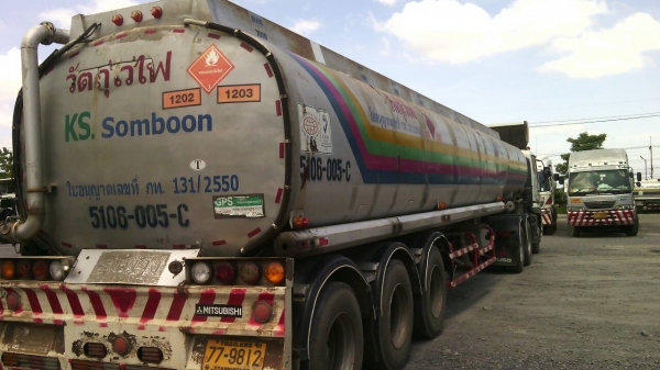 ขายด่วนรถสิบล้อหลงยูโร3เครือง380แรงปี55ขาบพร้อมหาง3เพลา ขายด่วนรถสิบล้อหลงยูโร3เครือง380แรงปี55ขาบพร้อมหาง3เพลา