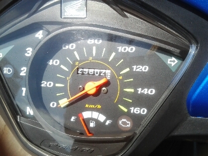 เวฟ110iตาทเท้าปี52