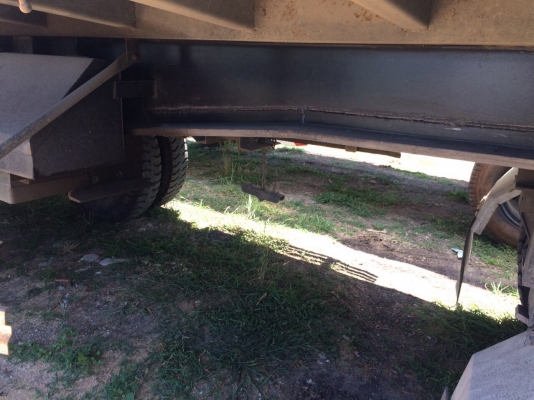 ขายพ่วงดั้มสามคานอู่เสรีชัยรถปีเดียวราคา520000 ขาย สด ผ่อน