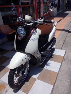 Yamaha Fino ลาย Fashion Classic รถสวย สภาพดี ขับดีจริงๆ ราคา 18000 บาทเท่านั้น  รถจดทะเบียน 19 สิงหาคม 2554 วิ่ง 12xxx โล รถสวย สภาพดี ลาย Fashion Classic เครื่องเดิมๆ ขับดีจริง ขับนิ่มขี่สบาย ระบบการทำงานของรถดีปกติ รถไม่มีปัญหาใดๆ พร้อมใช้  ## ภาษี พ.ร.