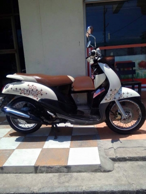 Yamaha Fino ลาย Fashion Classic รถสวย สภาพดี ขับดีจริงๆ ราคา 18000 บาทเท่านั้น  รถจดทะเบียน 19 สิงหาคม 2554 วิ่ง 12xxx โล รถสวย สภาพดี ลาย Fashion Classic เครื่องเดิมๆ ขับดีจริง ขับนิ่มขี่สบาย ระบบการทำงานของรถดีปกติ รถไม่มีปัญหาใดๆ พร้อมใช้  ## ภาษี พ.ร.