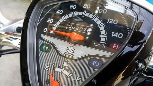 รถ 1 เดือน Suzuki Let 2015  มีป้ายแดงครับ