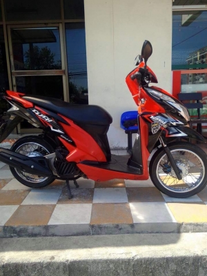 Click 125 i ปี 2556 สีดำแดง ลาย Street รถสวยวิ๊ง สวยนางฟ้ามากๆ คุ้มค่าประหยัดน้ำมัน Click 125 i ปี 2556 สีดำแดง ลาย Street รถสวยวิ๊ง สวยนางฟ้ามากๆ คุ้มค่าประหยัดน้ำมัน