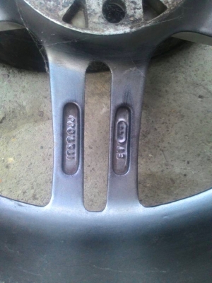 ขายล้อแม็ก LENSO. ขอบ17 กว้าง 7 นิ้ว ขนาด4รู114และ4รู100 ขาย4วง ราคา5,000บ. ราคาต่อรองได้นิดหน่อย