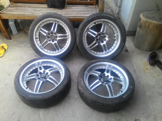 ขายล้อแม็ก LENSO. ขอบ17 กว้าง 7 นิ้ว ขนาด4รู114และ4รู100 ขาย4วง ราคา5,000บ. ราคาต่อรองได้นิดหน่อย