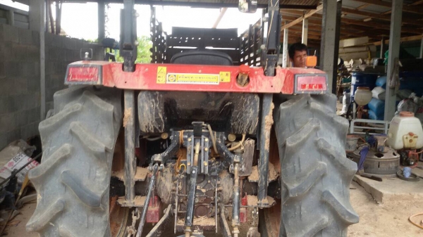 แทรคเตอร์ยันมาร์ EF494T พร้อมใบดันดิน แทรคเตอร์ยันมาร์ EF494T พร้อมใบดันดิน