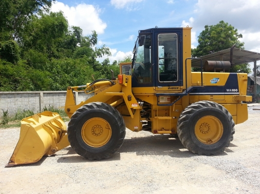 ขาย KOMATSU WA 100-1 ซีเรียล 30,000 นำเข้าจากญี่ปุ่น 090-986-2521 อ๊อบ