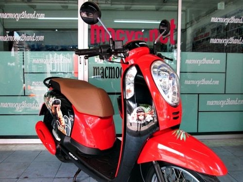 scoopy-i สีดำแดง ลายลิงกอลิล่า รถเดือน พฤษภาคม ปี 57 ไมล์ 6 พันโล รุ่นใหม่ไฟหน้าโปรเจ็คเตอร์ แถม 3 รายการ 30900
