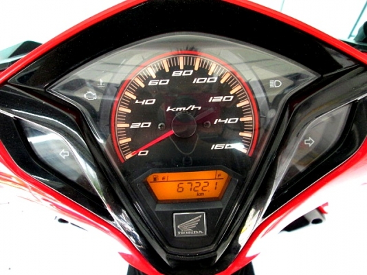 CLICK 125 i สีดำแดง combibrake รถเดือน พฤษภาคม ปี57 ไมล์ 6 พันโล แถม 3 รายการ