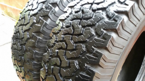 ยาง bf all 32 x 11.5 r15 สวยๆ 1 คู่ครับ ยาง bf all 32 x 11.5 r15 สวยๆ 1 คู่ครับ