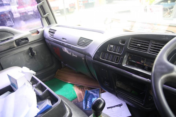 6ล้อ เดกก้าเครื่อง 195 แรง ตู้ 10 บาน ยาว7.20 รถสวยมากเดิมๆพร้อมใช้งาน