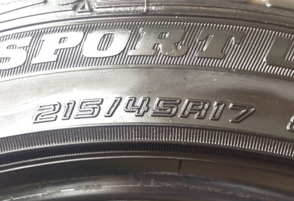 ยาง Dunlop LM703 215 45 17 ปี13 ดอกดี ไม่มีปะ ราคาเบาเบา