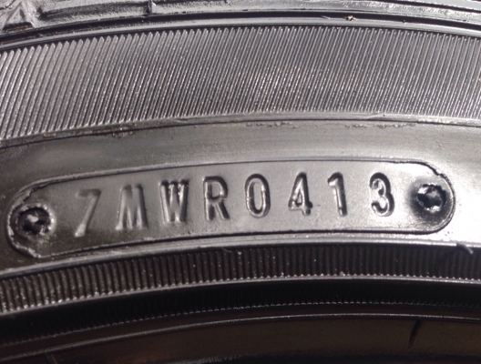 ยาง Dunlop LM703 215 45 17 ปี13 ดอกดี ไม่มีปะ ราคาเบาเบา