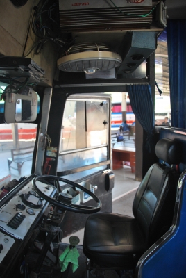 ขายรถบัสแอร์ 42 ที่นั่ง พร้อมวิ่งใช้งาน ด่วนมากๆ