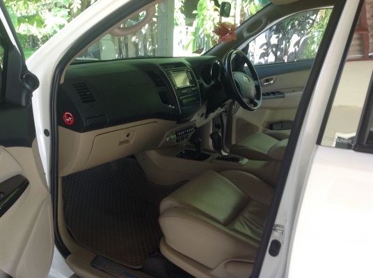 ขาย TOYOTA. FORTUNNER TRD ปี2010