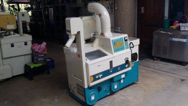 เครื่องสีข้าวกล้องเก่าญี่ปุ่น  SATAKE  รุ่น GPS 350BX สภาพสวย เครื่องพร้อมใช้งาน  ไม่เคยใช้งานในไทย