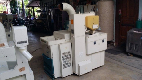 เครื่องสีข้าวกล้องเก่าญี่ปุ่น  SATAKE  รุ่น GPS 550AX สภาพสวย เครื่องพร้อมใช้งาน  ไม่เคยใช้งานในไทย