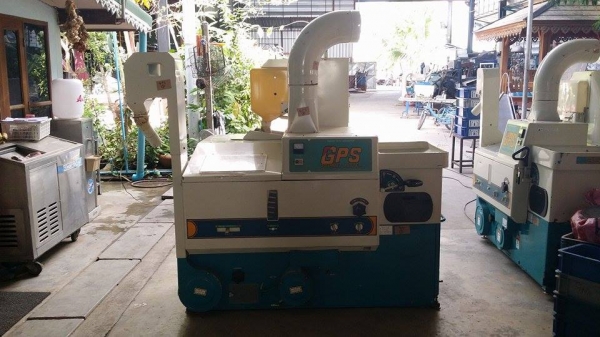 เครื่องสีข้าวกล้องเก่าญี่ปุ่น  SATAKE  รุ่น GPS 550AX สภาพสวย เครื่องพร้อมใช้งาน  ไม่เคยใช้งานในไทย