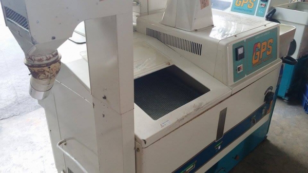 เครื่องสีข้าวกล้องเก่าญี่ปุ่น  SATAKE  รุ่น GPS 550AX สภาพสวย เครื่องพร้อมใช้งาน  ไม่เคยใช้งานในไทย