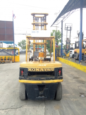 -:-*&bull;*ข า ย ร ถ ย ก นำ เ ข้ า*&bull;*-:-KOMATSU FD40-4 เครื่องดีเซล เสาสูง6เมตร งาสไลด์ สนใจติดต่อ083-062-0223(ปอนด์)