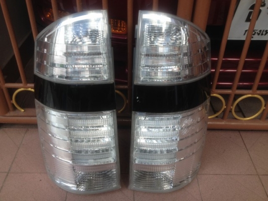 ไฟท้าย TOYOTA VOXY ปี 02ถึง08 ของเก่าญี่ปุ่นสภาพสวย