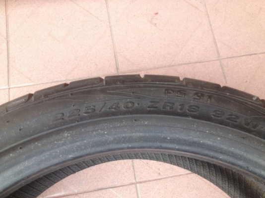 ยางขอบ 18 225 40 ปี11 ของเก่าญี่ปุ่นสภาพตามรูปคู่ละ ยางขอบ 18 225 40 ปี11 ของเก่าญี่ปุ่นสภาพตามรูปคู่ละ