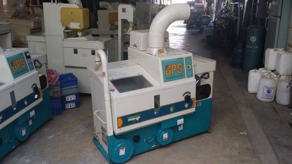 เครื่องสีข้าวกล้องเก่าญี่ปุ่น  SATAKE  รุ่น GPS 350A (1)  สภาพสวย เครื่องพร้อมใช้งาน  ไม่เคยใช้งานในไทย