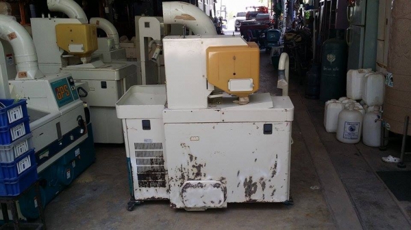 เครื่องสีข้าวกล้องเก่าญี่ปุ่น  SATAKE  รุ่น GPS 350A (2)  สภาพเครื่องพร้อมใช้งาน  ไม่เคยใช้งานในไทย