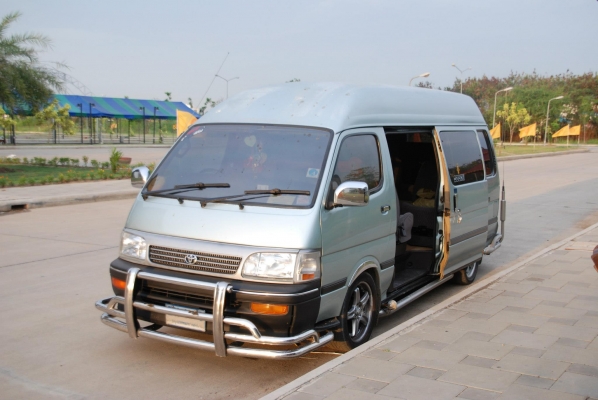 ขายรถตู้หัวจรวด หลังคาสูง (หรือแลกสี่ล้อกลาง กระบะคอกสูง ตอนเดียว) ขายรถตู้หัวจรวด หลังคาสูง (หรือแลกสี่ล้อกลาง กระบะคอกสูง ตอนเดียว)