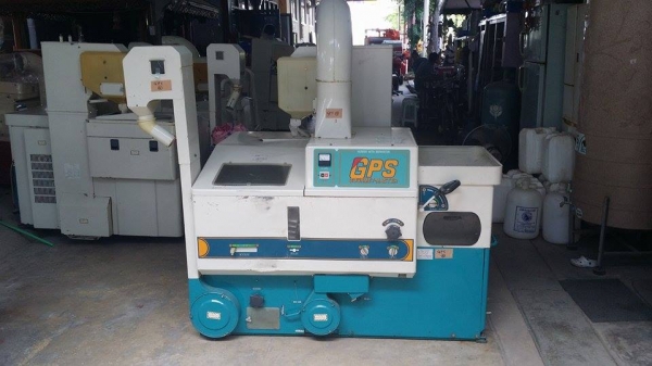เครื่องสีข้าวกล้องเก่าญี่ปุ่น  SATAKE  รุ่น GPS 450A (1)  สภาพสวย เครื่องพร้อมใช้งาน  ไม่เคยใช้งานในไทย