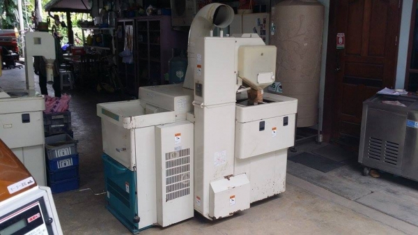 เครื่องสีข้าวกล้องเก่าญี่ปุ่น  SATAKE  รุ่น GPS 450AX (2)  สภาพสวย เครื่องพร้อมใช้งาน